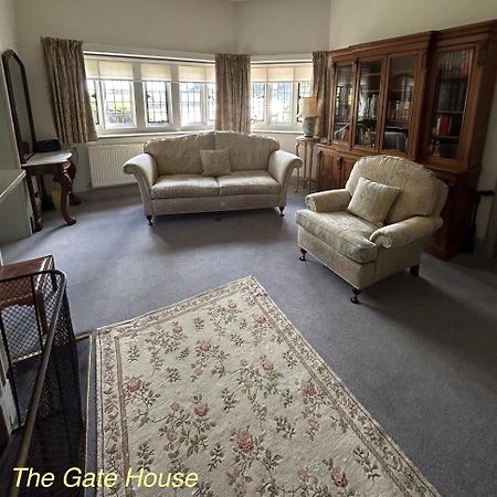 Thornton Manor - Holiday Cottages And Apartments Heswall Eksteriør billede
