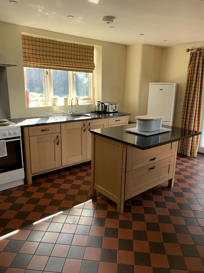 Thornton Manor - Holiday Cottages And Apartments Heswall Eksteriør billede