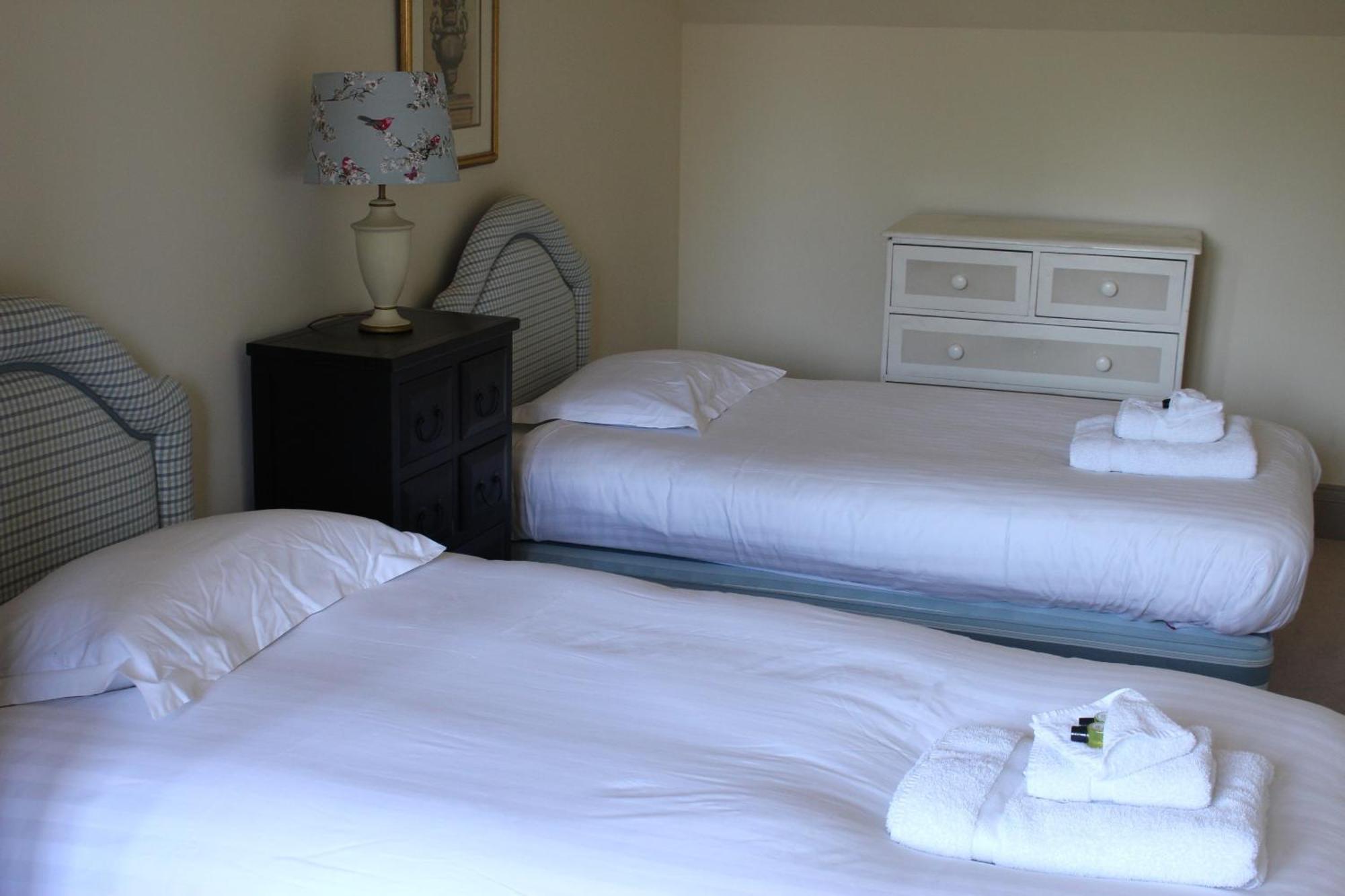 Thornton Manor - Holiday Cottages And Apartments Heswall Værelse billede