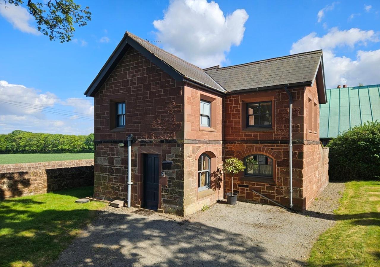 Thornton Manor - Holiday Cottages And Apartments Heswall Eksteriør billede